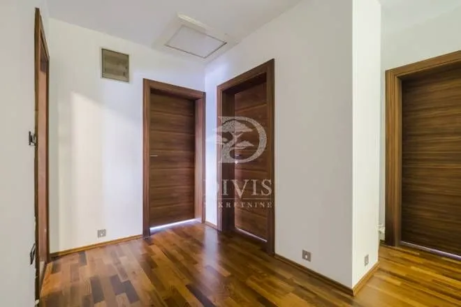 Sale, house, 274m², Partizanov Stadion, Beograd