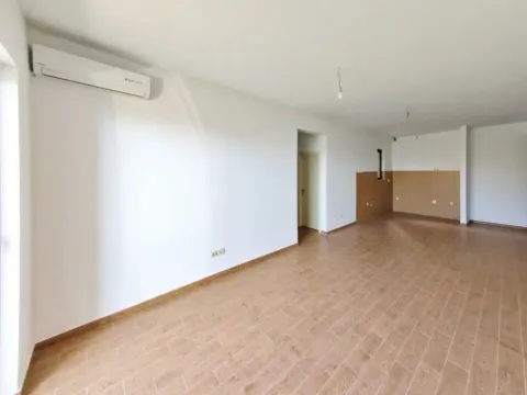 Sale, two bedroom apartment, 81m², Bečići, Budva - image 10