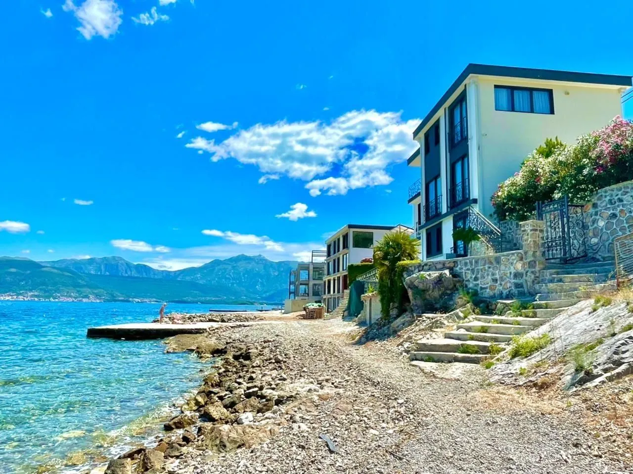 Prodaja, kuća, 420m², Krašići, Tivat