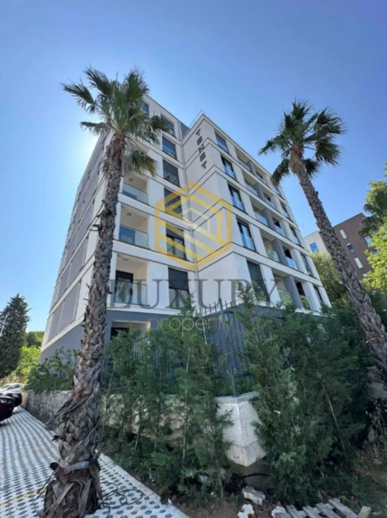 Izdavanje, trosoban stan, 111m², Zagorič, Podgorica