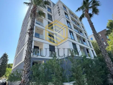 Izdavanje, trosoban stan, 111m², Zagorič, Podgorica - image 3