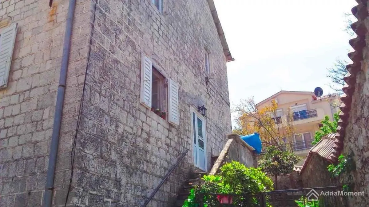 Sale, house, 220m², Prčanj, Kotor