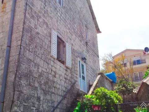 Prodaja, kuća, 220m², Prčanj, Kotor - image 4