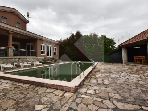 Rent, house, 330m², Golubovci, Podgorica - image 37