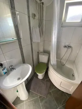 Rent, three bedroom apartment, 80m², Budva, Crna Gora - image 12