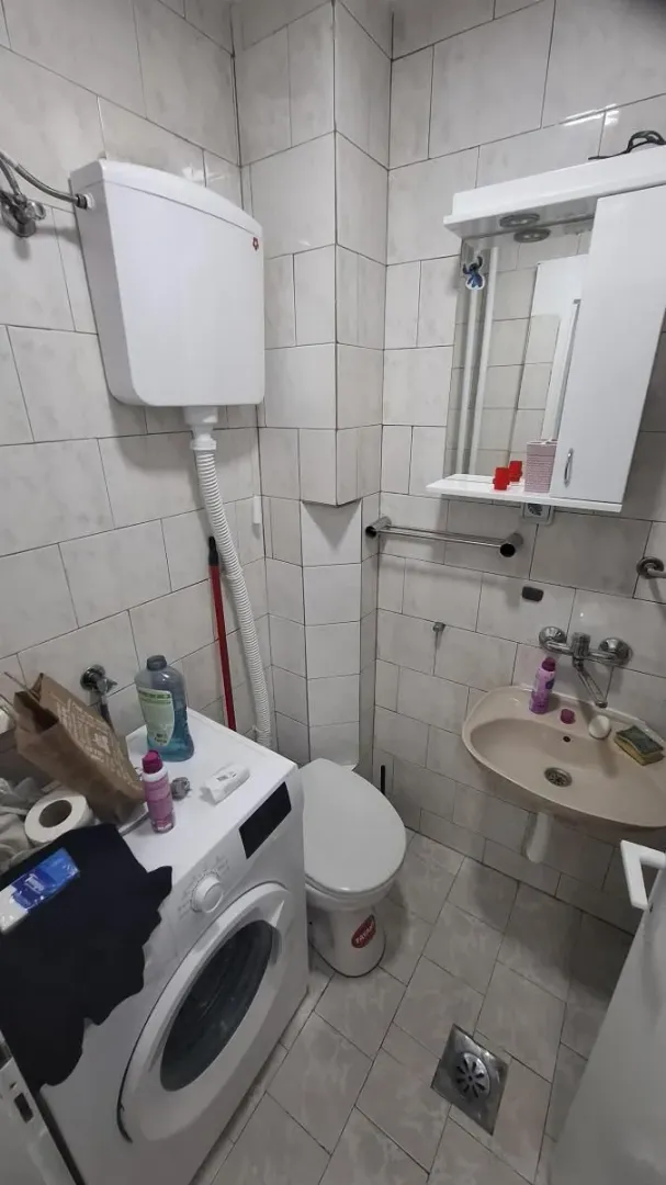 Izdavanje, garsonjera, 20m², Centar, Novi Sad