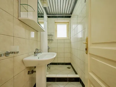 Prodaja, četvorosoban stan, 95m², Sveti Stefan, Budva - image 8