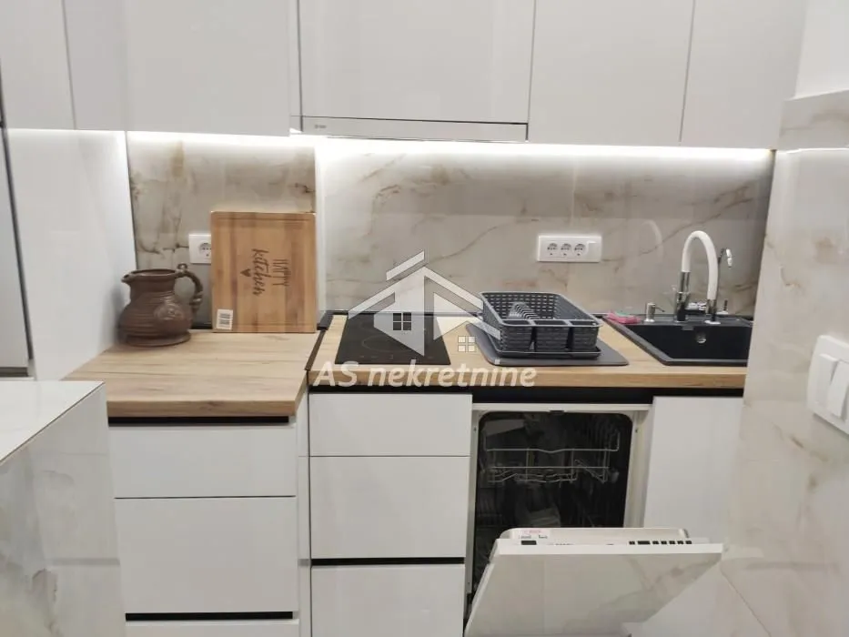 Rent, apartment, 52m², Banovo Brdo, Beograd