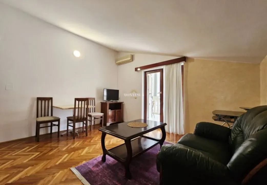 Izdavanje, kuća, 66m², Budva, Crna Gora