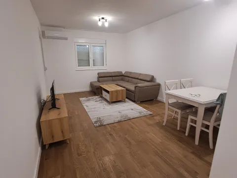 Izdavanje, jednosoban stan, 45m², Stari Aerodrom, Podgorica - image 5