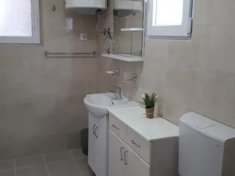 Prodaja, kuća, 179m², Petrovac, Budva - image 24