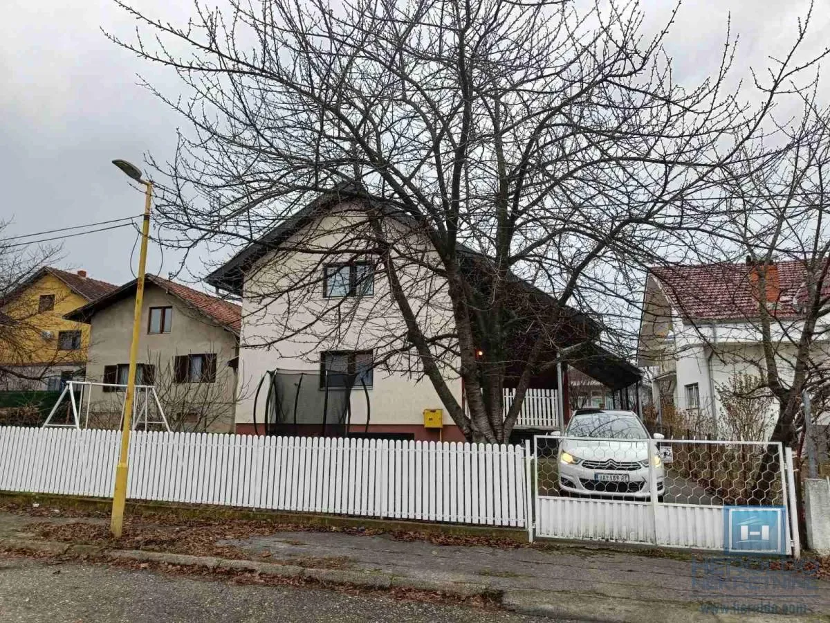 Prodaja, kuća, 250m², Budžino brdo, Jagodina