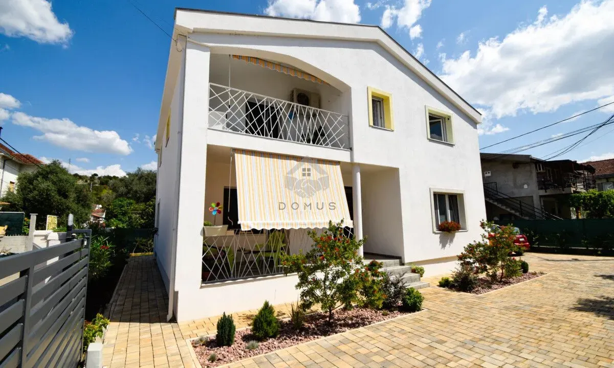 Prodaja, kuća, 180m², Blok 9, Podgorica