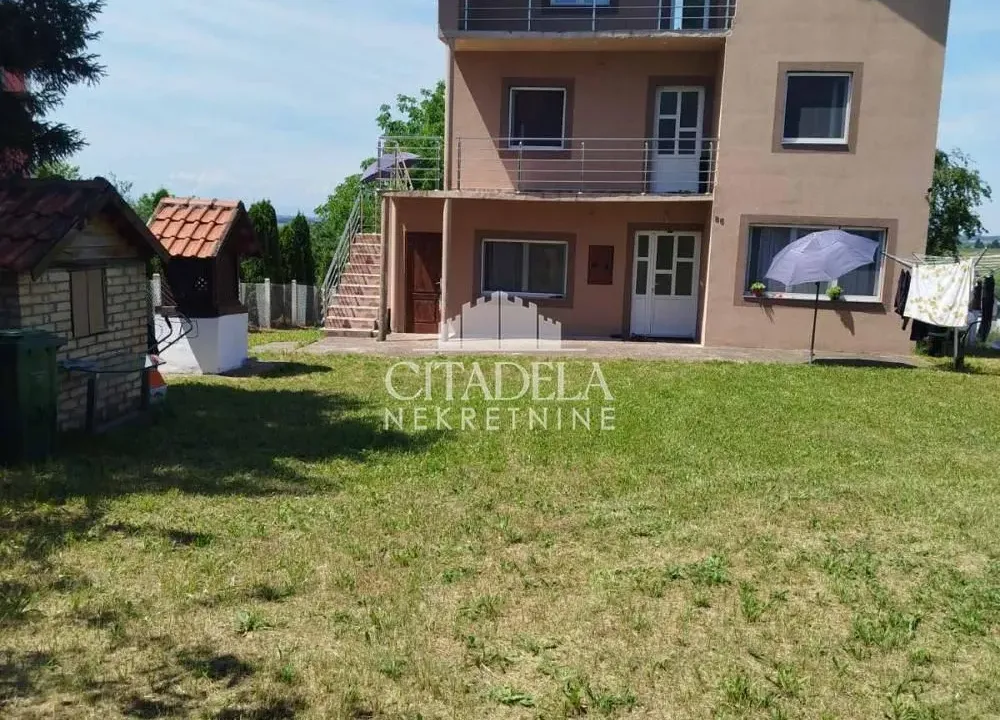 Prodaja, kuća, 200m², Lisović, Barajevo