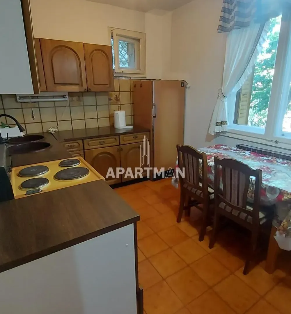 Prodaja, kuća, 320m², Sremčica, Beograd
