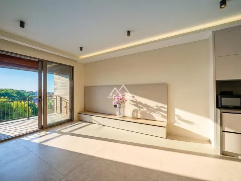 Prodaja, dvosoban stan, 125m², Centar, Tivat - image 10