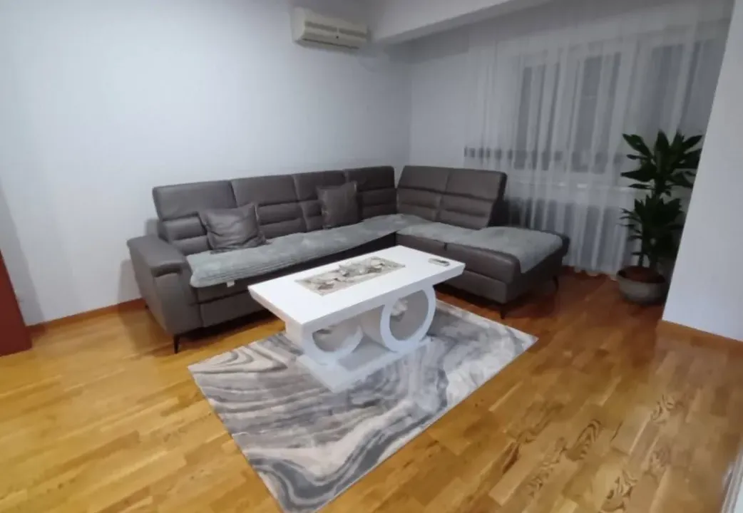 Izdavanje, jednosoban stan, 53m², City Kvart, Podgorica