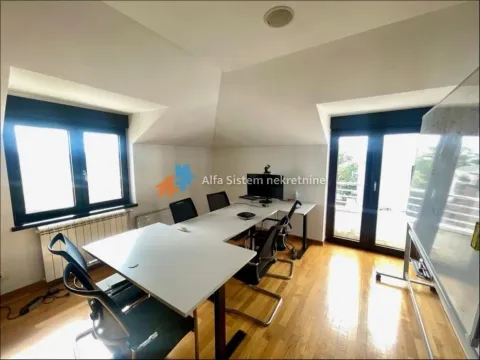 Izdavanje, četvorosoban stan, 186m², Čubura, Beograd - image 17