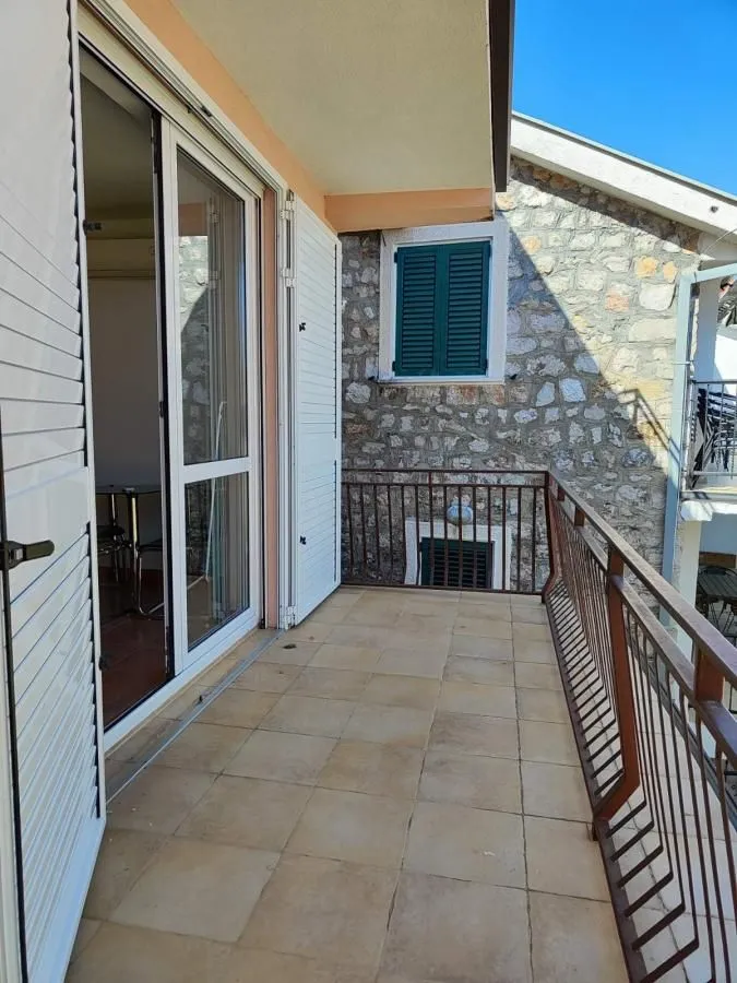Prodaja, jednosoban stan, 58m², Herceg Novi, Crna Gora