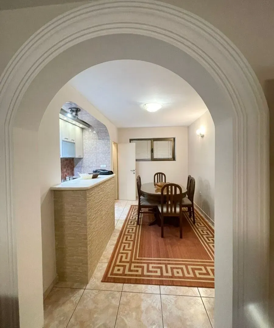 Izdavanje, jednosoban stan, 60m², Gorica C, Podgorica