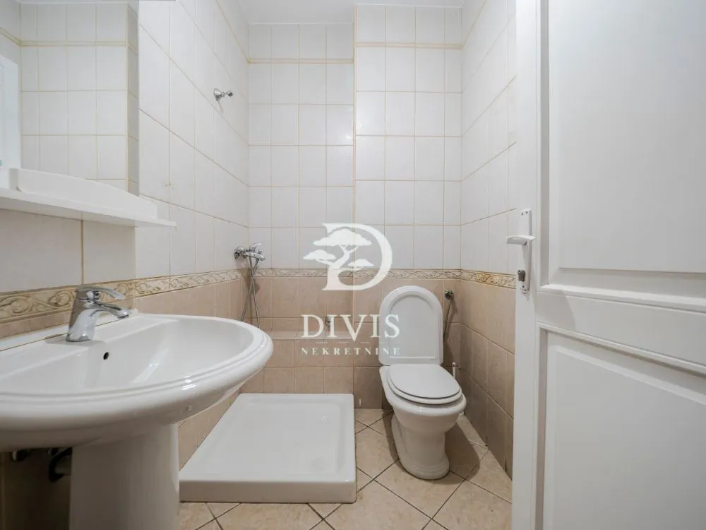 Izdavanje, kuća, 480m², Zvezdin Stadion, Beograd