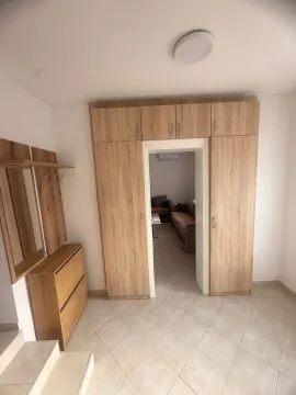 Izdavanje, dvosoban stan, 65m², Risan, Kotor - image 12