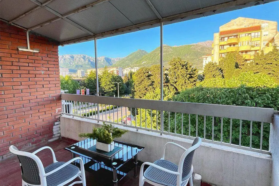 Rent, one bedroom apartment, 30m², Centar, Bar