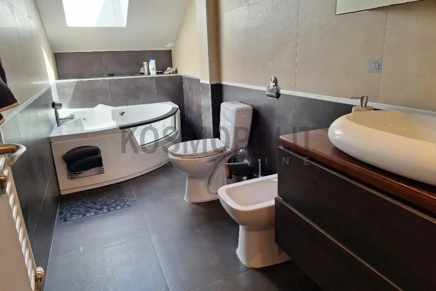 Prodaja, četvorosoban stan, 137m², Autokomanda, Voždovac Sve Podlokacije