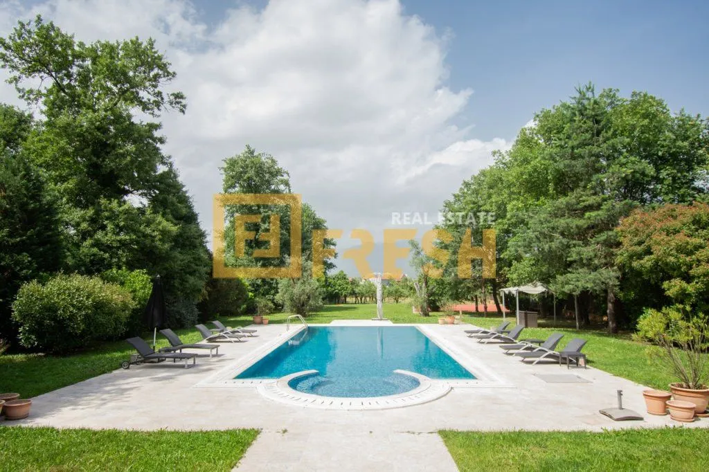 Rent, house, 400m², Danilovgrad, Crna Gora