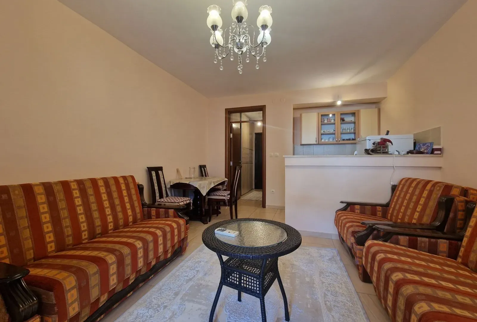 Izdavanje, garsonjera, 35m², Budva, Crna Gora