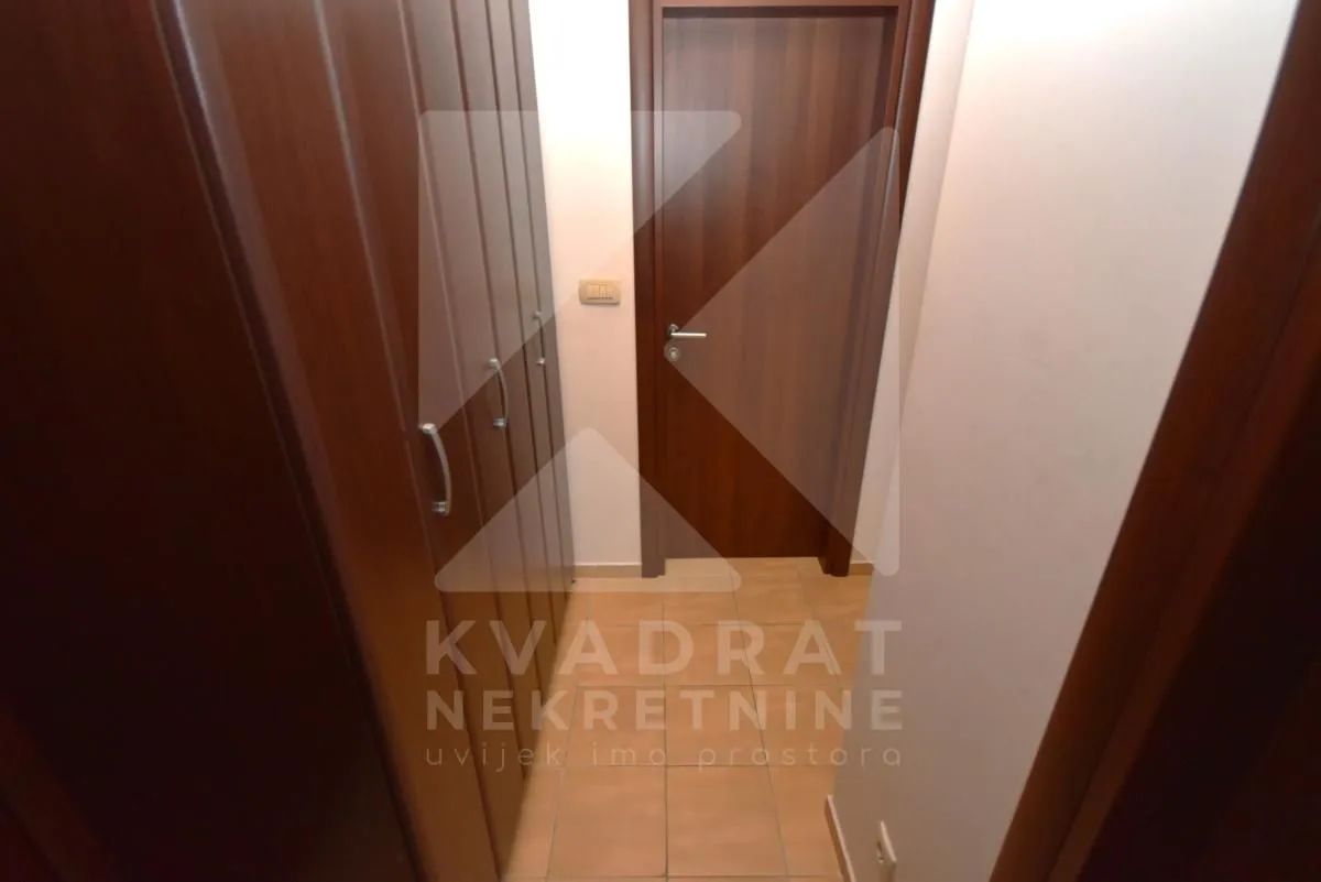 Izdavanje, dvosoban stan, 70m², Stari Aerodrom, Podgorica