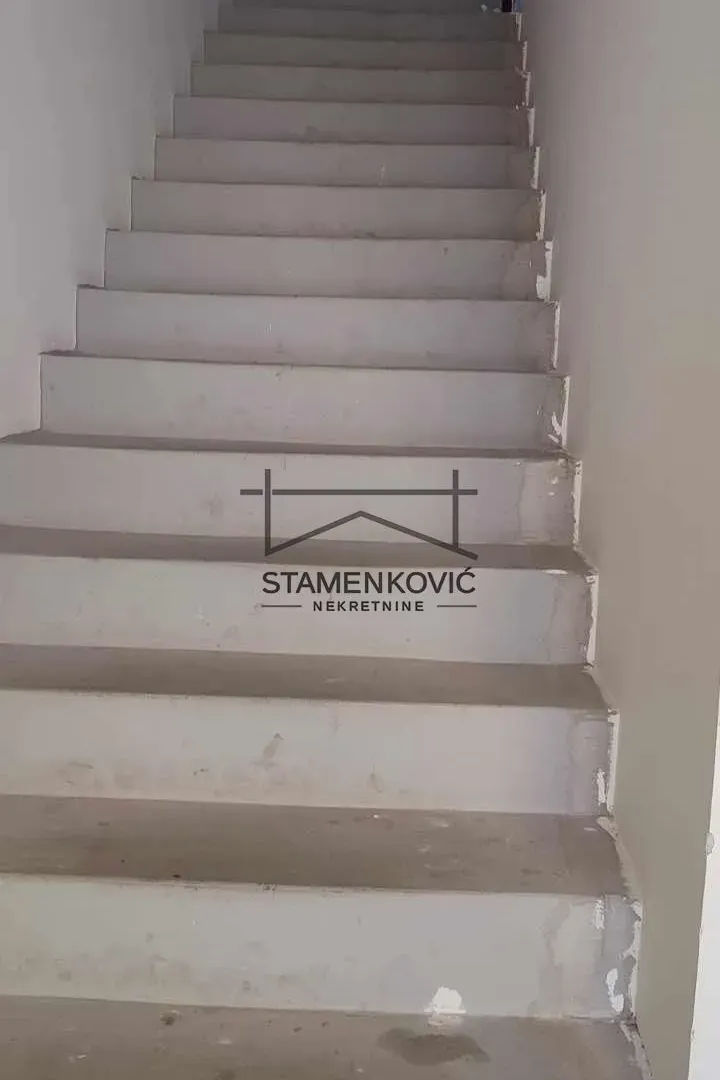 Prodaja, kuća, 330m², Veternik, Novi Sad Sve Podlokacije