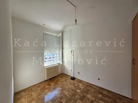 Izdavanje, jednosoban stan, 34m², Vračar Sve Podlokacije, Beograd - image 6