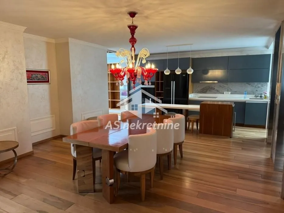 Rent, four bedroom apartment, 250m², Slavija, Vračar Sve Podlokacije