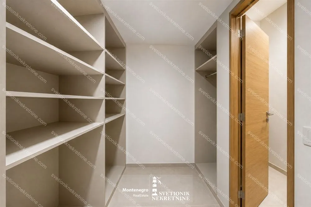 Prodaja, dvosoban stan, 85m², Igalo, Herceg Novi