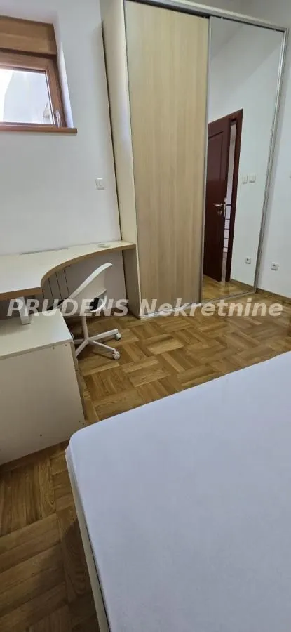 Prodaja, trosoban stan, 84m², Crveni Krst, Beograd