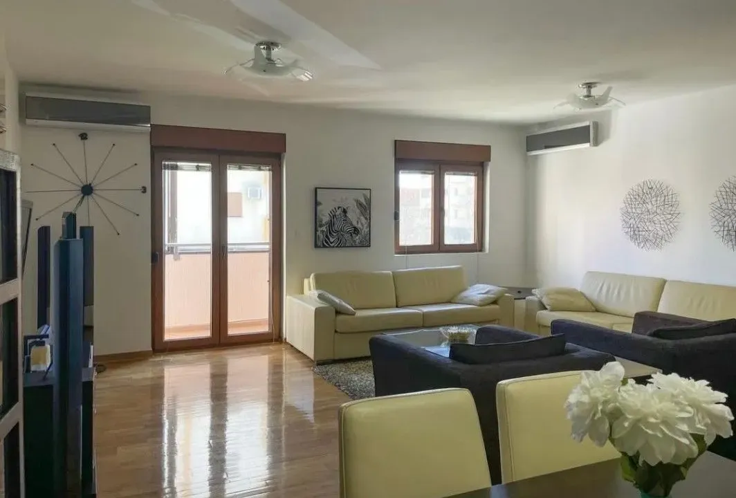 Prodaja, trosoban stan, 103m², Stari Aerodrom, Podgorica