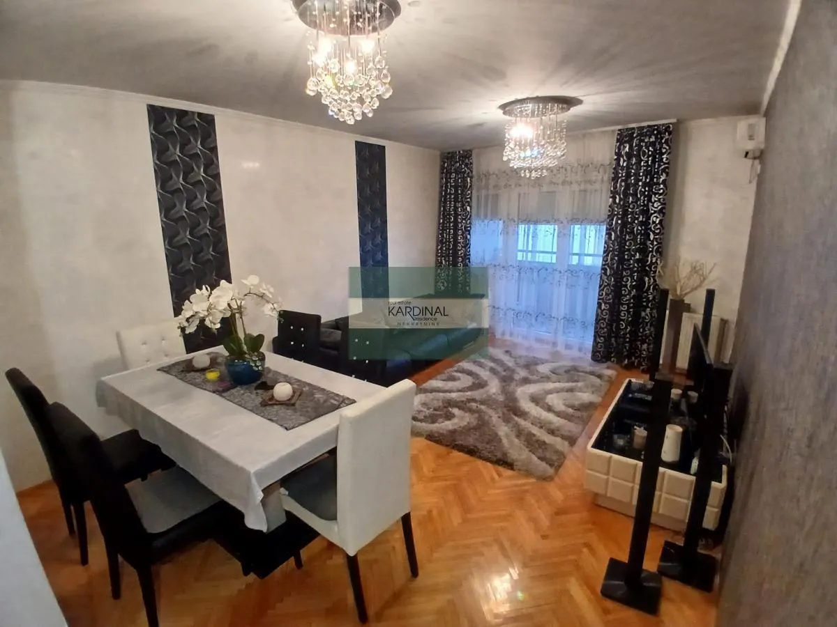 Prodaja, trosoban stan, 85m², Centar, Jagodina