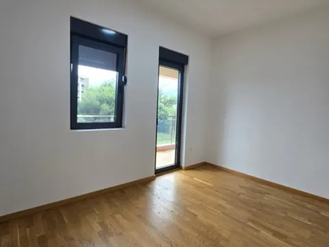 Izdavanje, dvosoban stan, 70m², Blok 9, Podgorica - image 6