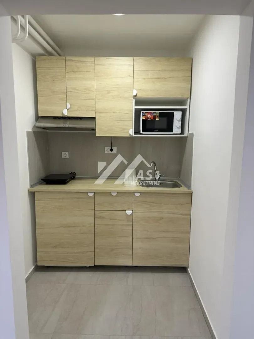Izdavanje, jednosoban stan, 30m², Centar, Novi Sad