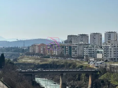 Rent, one bedroom apartment, 45m², City Kej, Podgorica - image 11