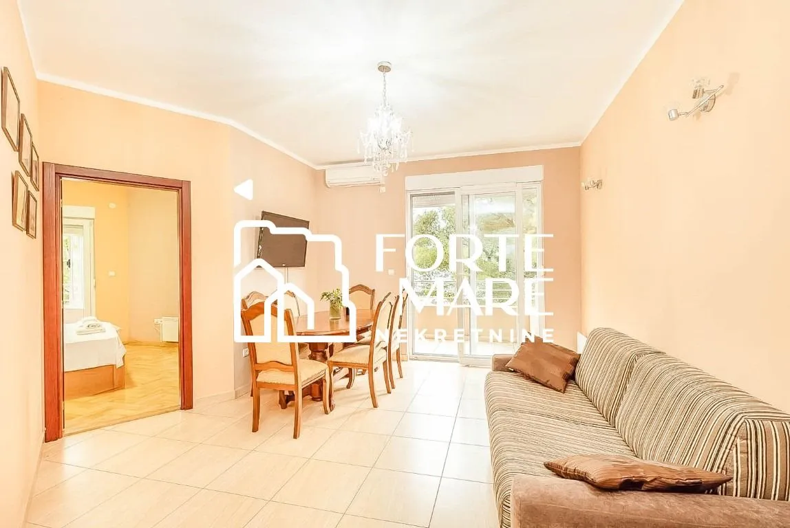 Izdavanje, dvosoban stan, 73m², Kumbor, Herceg Novi