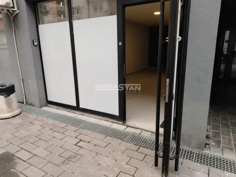 Izdavanje, poslovni prostor, 35m², Karaburma, Palilula Sve Podlokacije - image 4