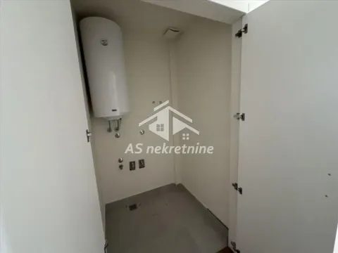 Izdavanje, trosoban stan, 79m², Savski Venac, Beograd - image 10