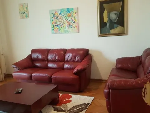 Izdavanje, trosoban stan, 60m2, Stari Grad, Beograd Izdavanje, trosoban stan, 60m2, Stari Grad, Beograd
