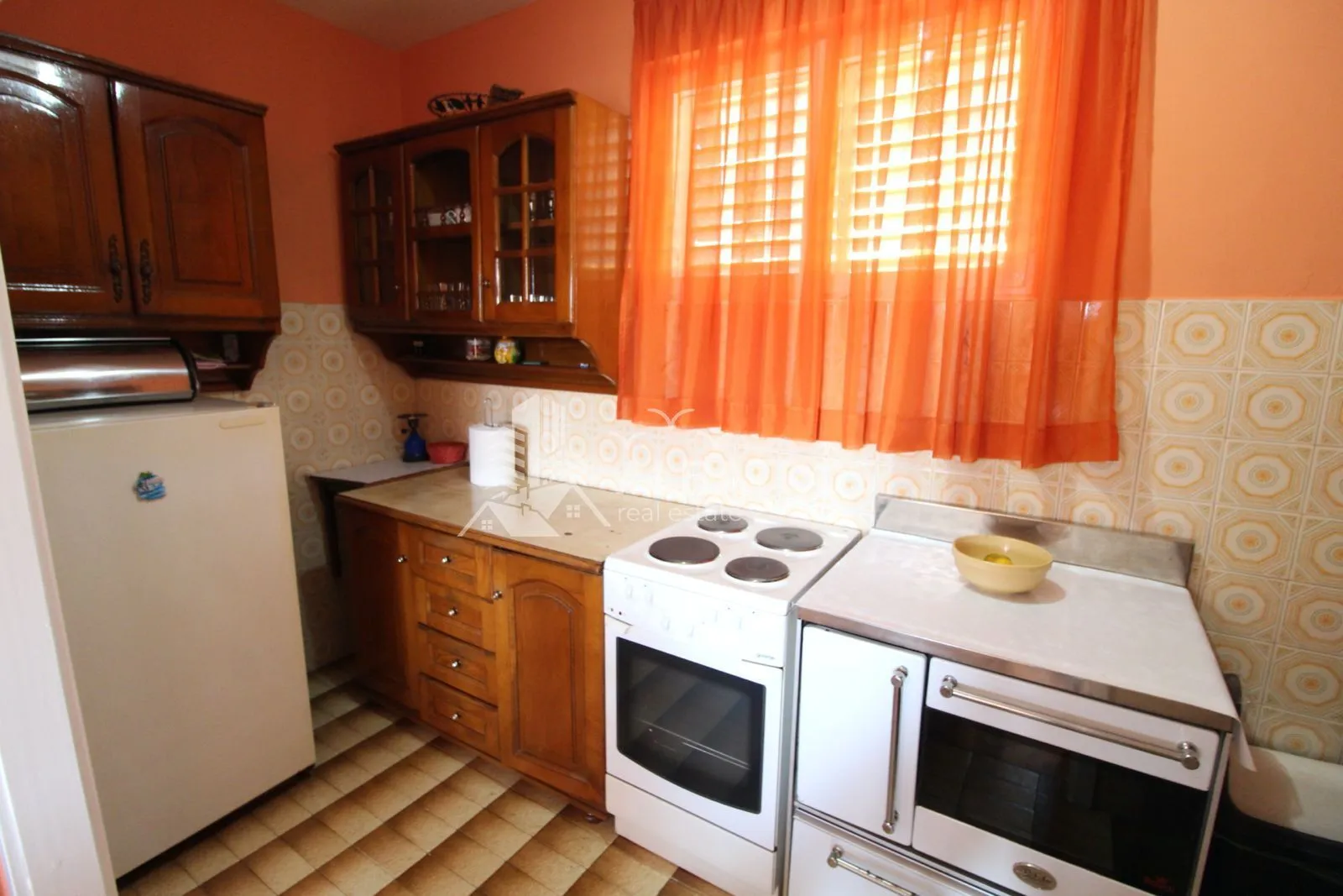 Izdavanje, kuća, 125m², Bar, Crna Gora