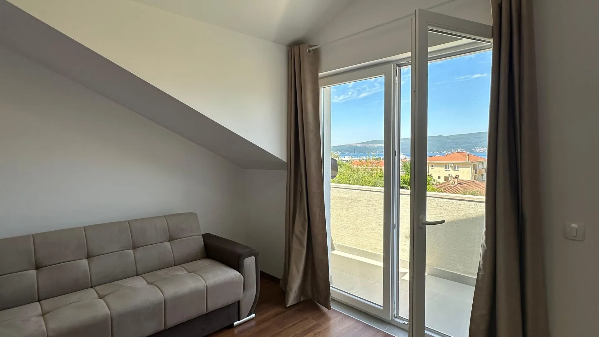 Rent, one bedroom apartment, 48m², Seljanovo, Tivat