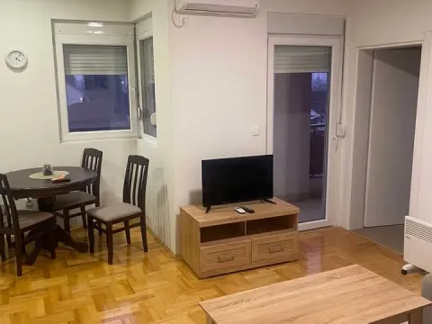 Rent, two bedroom apartment, 65m², Stari Aerodrom, Podgorica - image 2