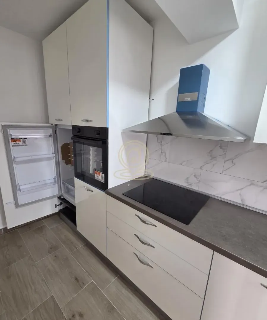 Prodaja, trosoban stan, 70m², Medijana, Niš