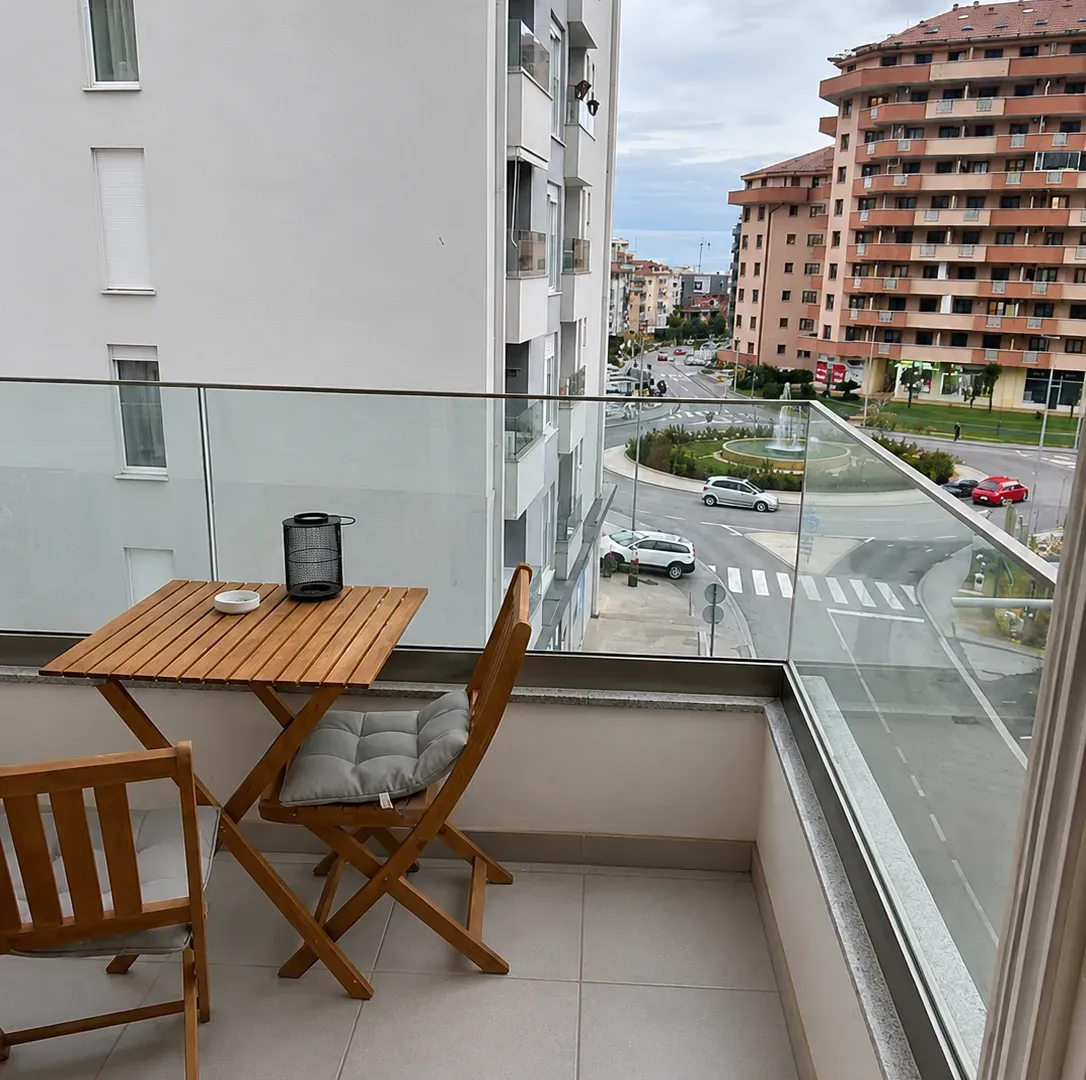 Izdavanje, jednosoban stan, 45m², Centar, Budva